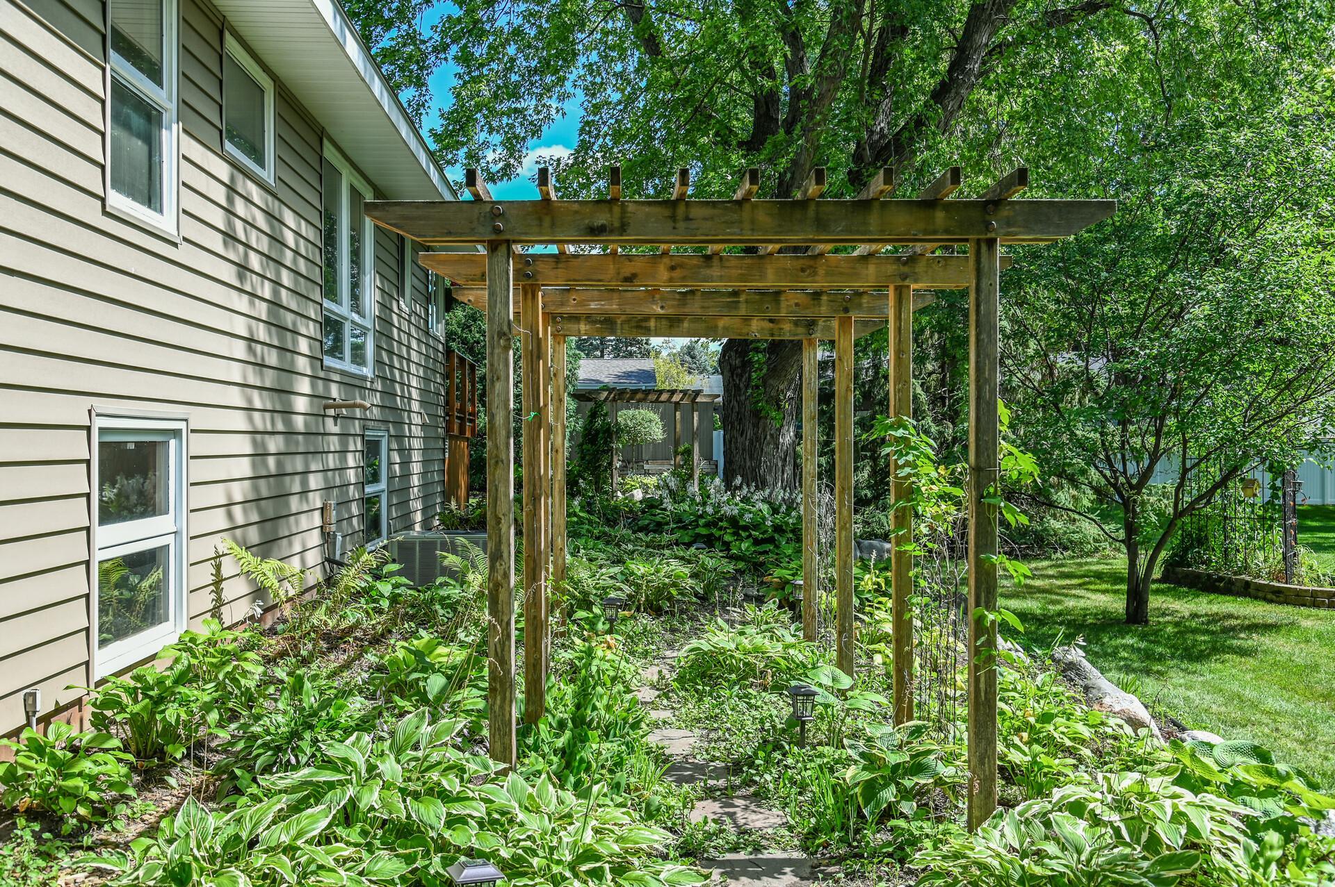 9919 Little Road Bloomington, MN 55437 - Photo 32 of 48 Gallery Image 32