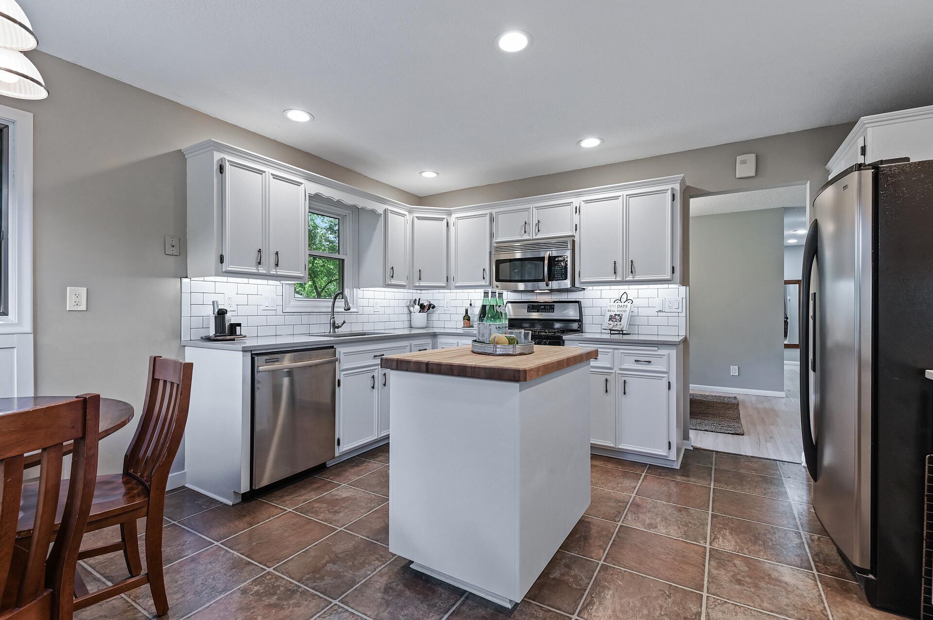 9919 Little Road Bloomington, MN 55437 - Photo 9 of 48 Gallery Image 9
