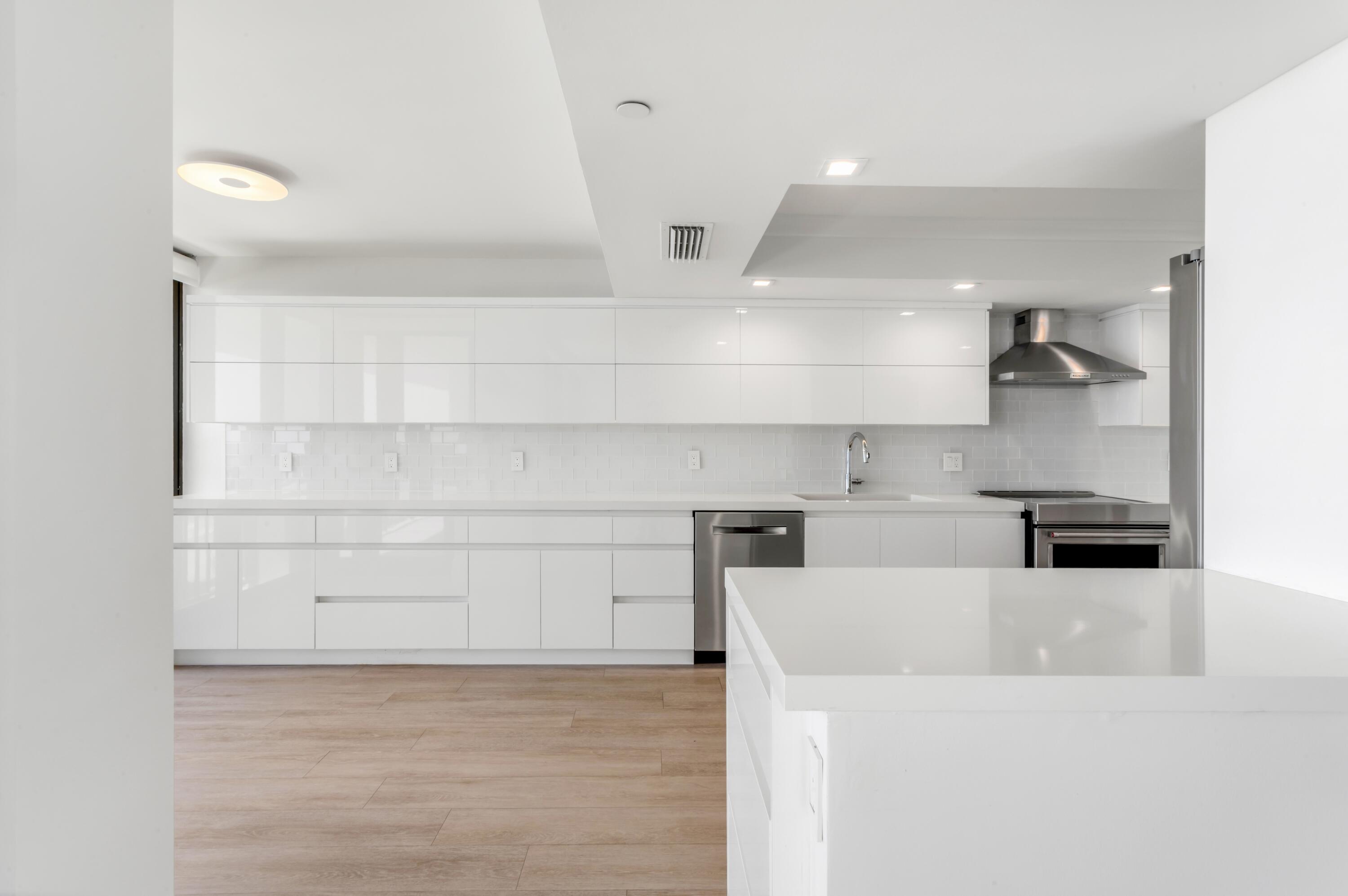 1800 South Ocean Boulevard, Unit 7C Boca Raton, FL 33432 - Photo 11 of 31 KITCHEN