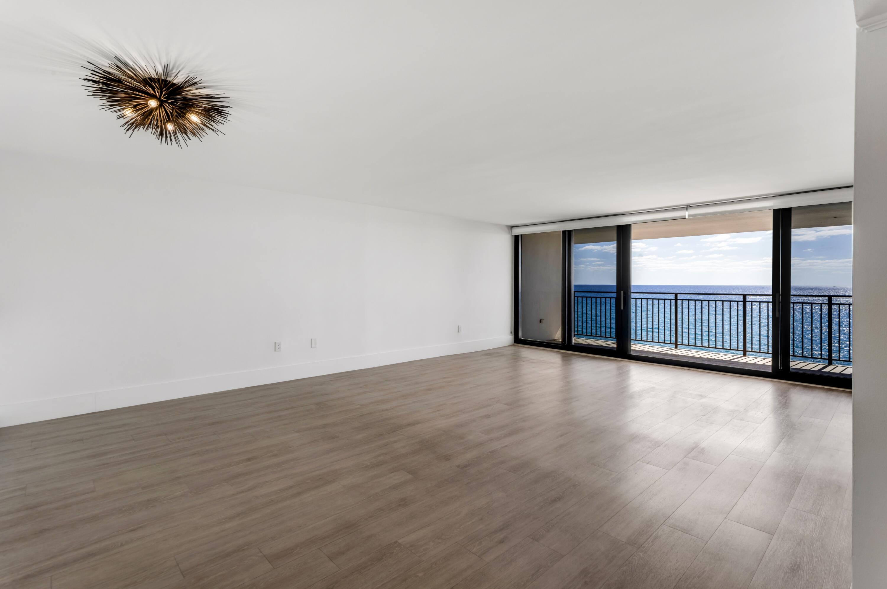 1800 South Ocean Boulevard, Unit 7C Boca Raton, FL 33432 - Photo 7 of 31 OCEANFRONT GREAT ROOM