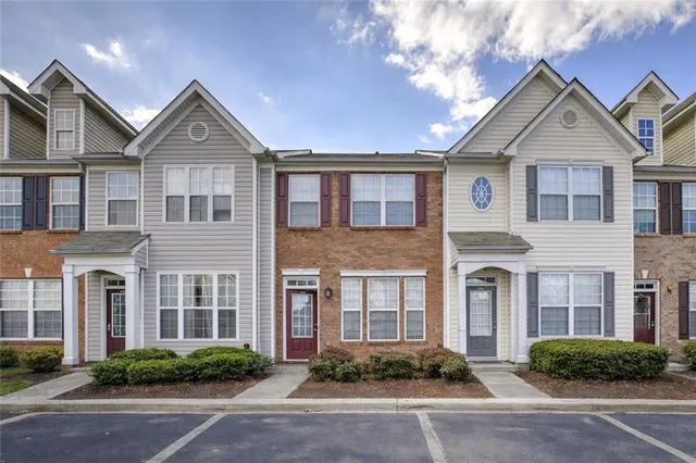 $295,000 | 2706 Heathrow Drive, Lawrenceville, GA 30043