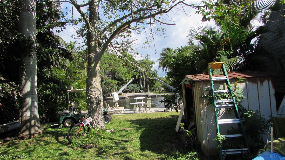2332 York Road St. James City, FL 33956 - Photo 5 of 31 Gallery Image 5