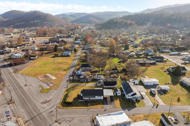 $299,999 | 602 Monroe Street, Erwin, TN 37650