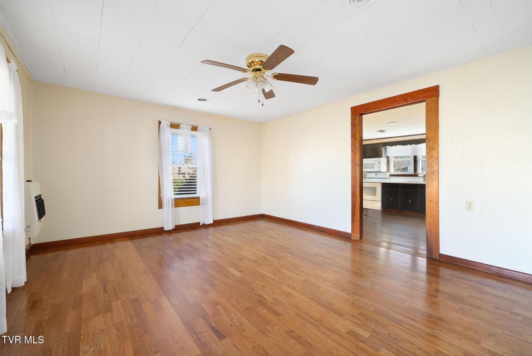 602 Monroe Street Erwin, TN 37650 - Photo 15 of 53 IMG_4541