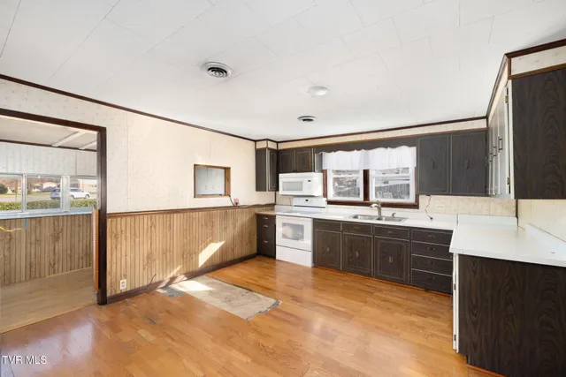 $299,999 | 602 Monroe Street, Erwin, TN 37650