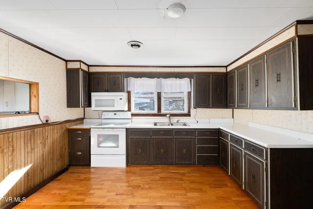 $299,999 | 602 Monroe Street, Erwin, TN 37650