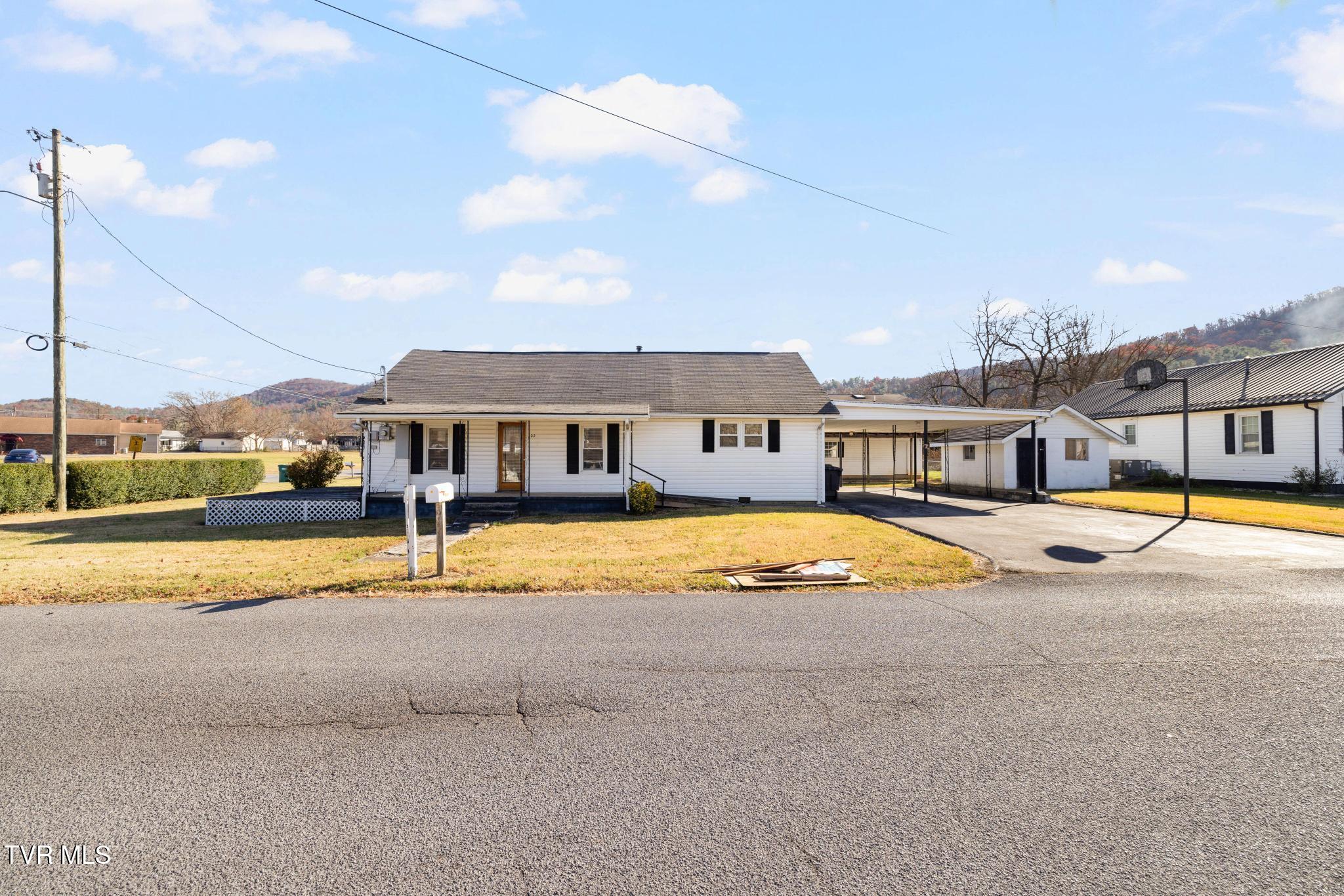 602 Monroe Street Erwin, TN 37650 - Photo 2 of 53 IMG_4736