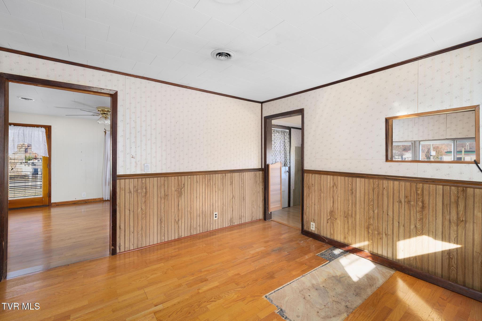 602 Monroe Street Erwin, TN 37650 - Photo 22 of 53 IMG_4607