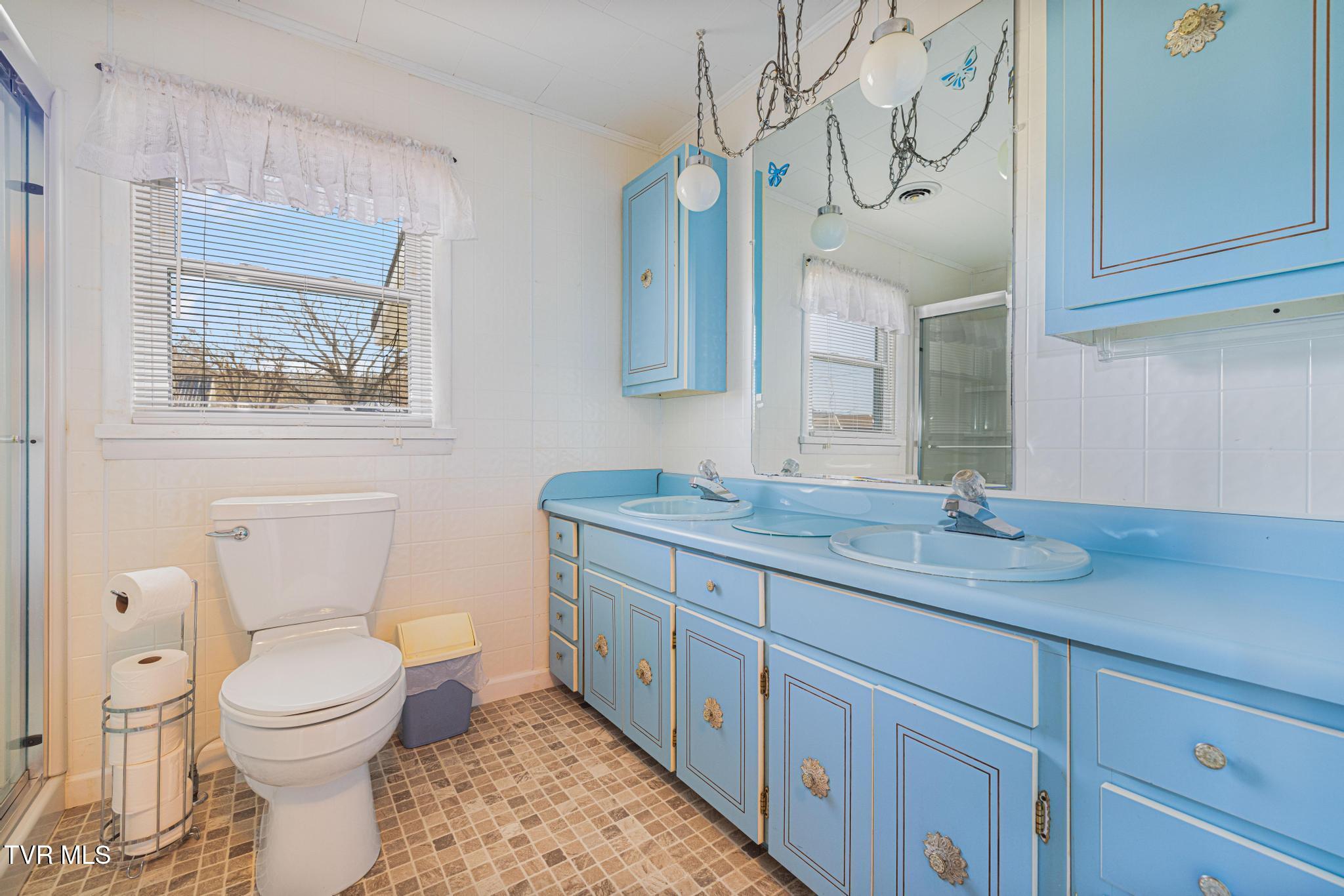 602 Monroe Street Erwin, TN 37650 - Photo 26 of 53 IMG_4624