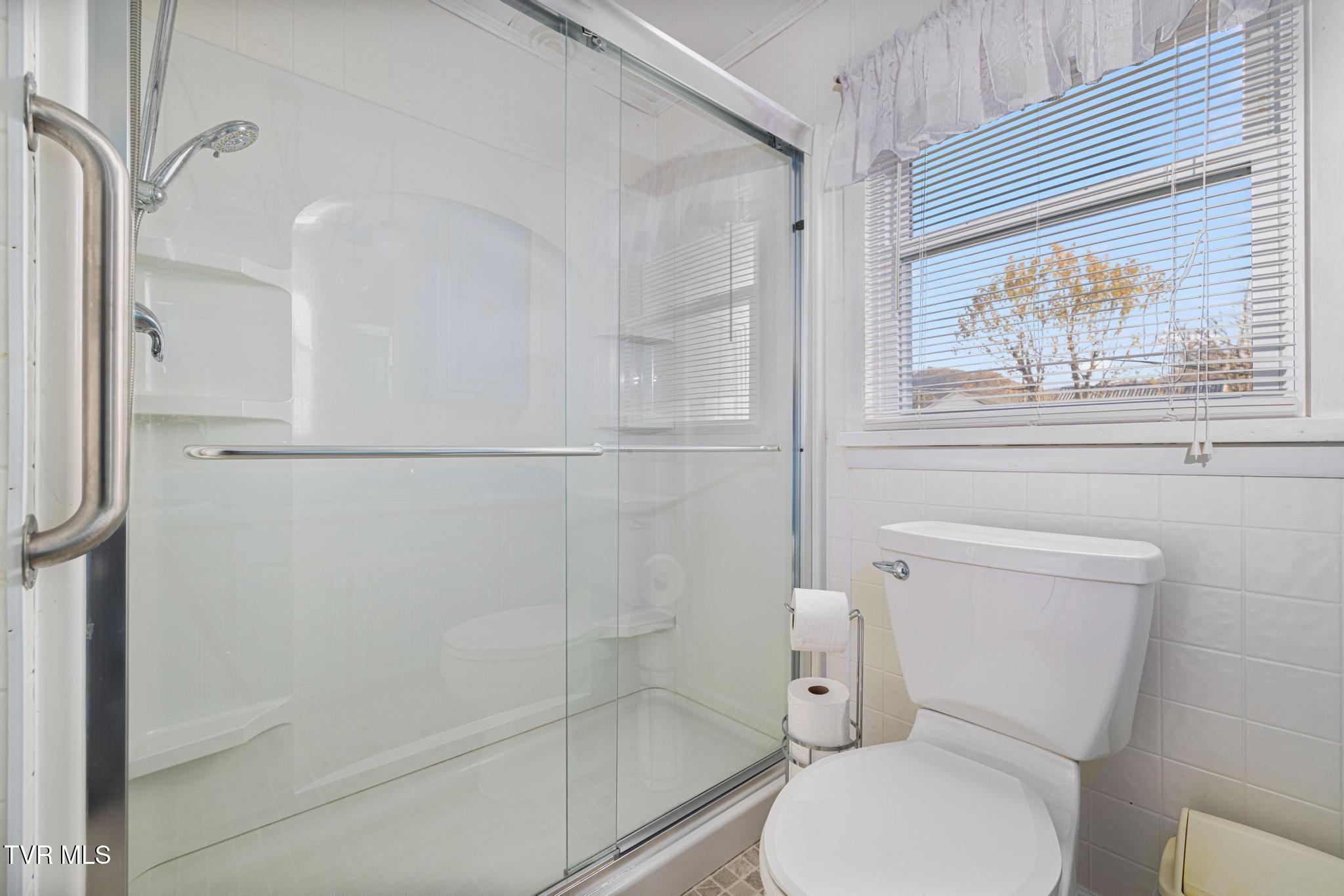 602 Monroe Street Erwin, TN 37650 - Photo 27 of 53 IMG_4628