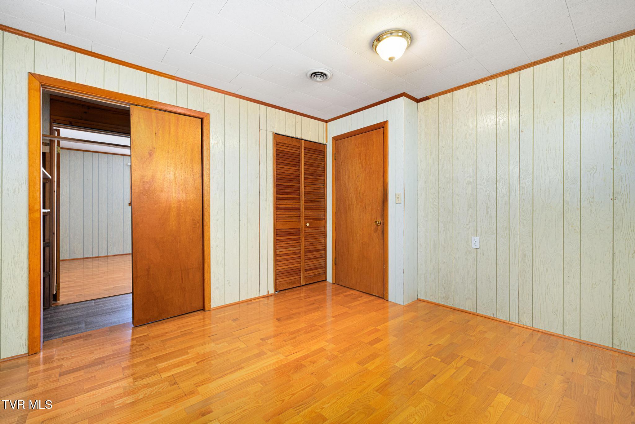 602 Monroe Street Erwin, TN 37650 - Photo 29 of 53 IMG_4642