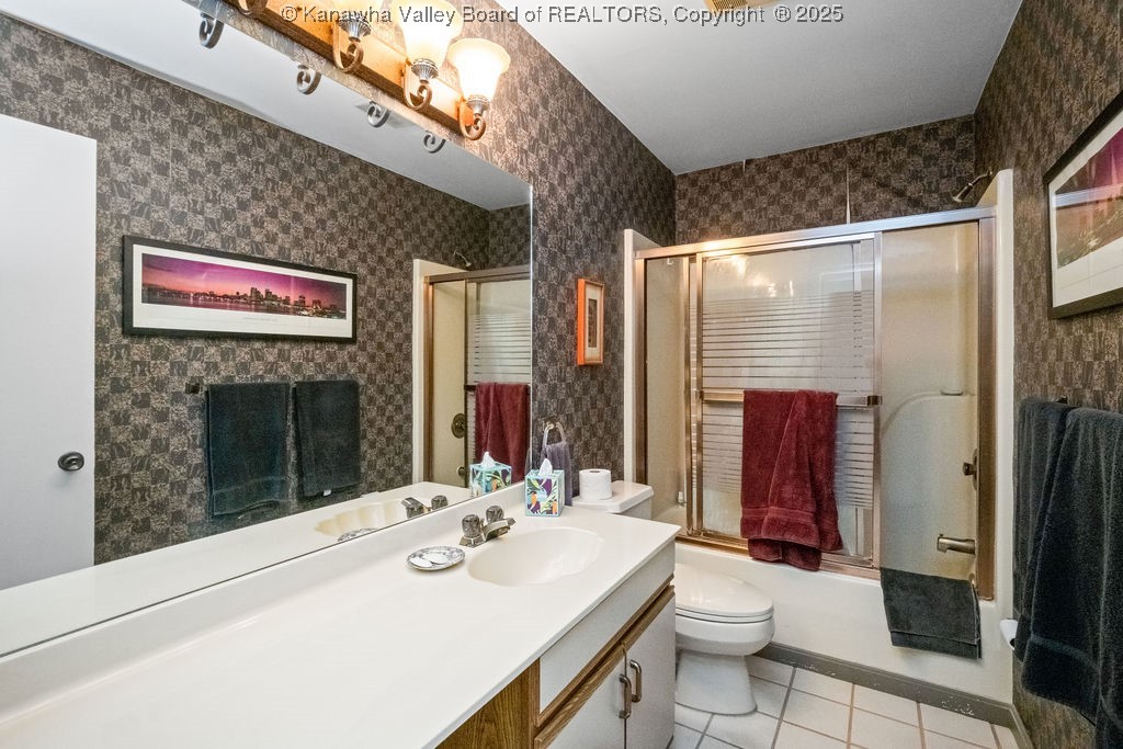 304 Flintlock Road Charleston, WV 25314 - Photo 24 of 48 Main floor batth