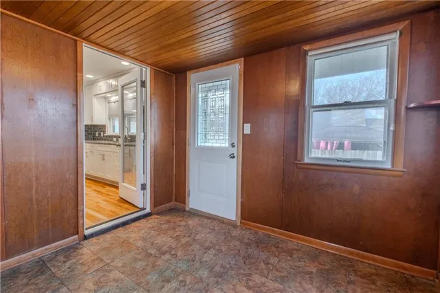 $255,000 | 904 Pinkston Avenue, Grandview, MO 64030