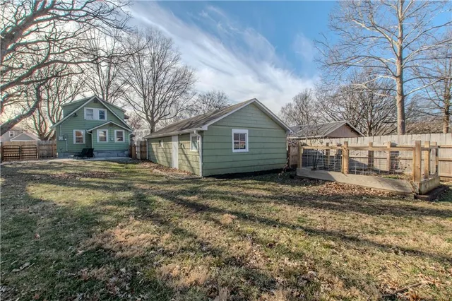 $255,000 | 904 Pinkston Avenue, Grandview, MO 64030