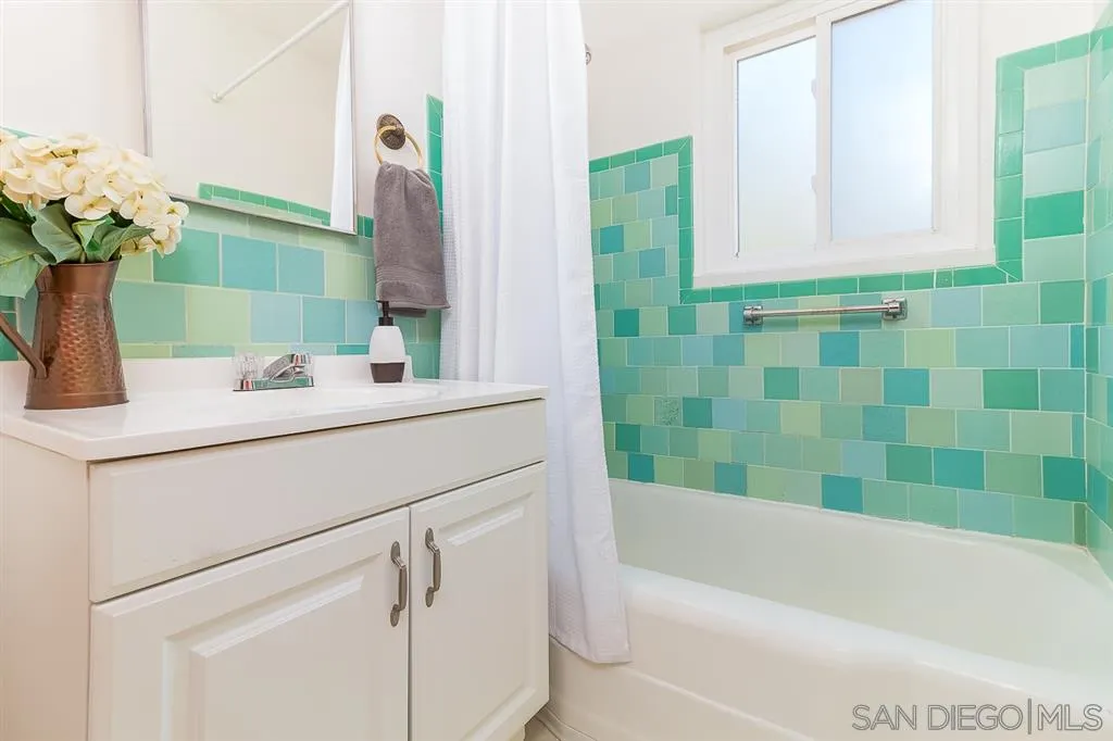 12196 Gay Rio Terrace Lakeside, CA 92040 - Photo 13 of 25 Gallery Image 13