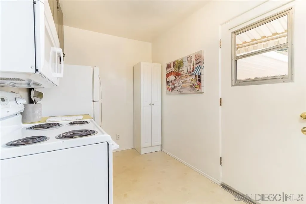 12196 Gay Rio Terrace Lakeside, CA 92040 - Photo 7 of 25 Gallery Image 7