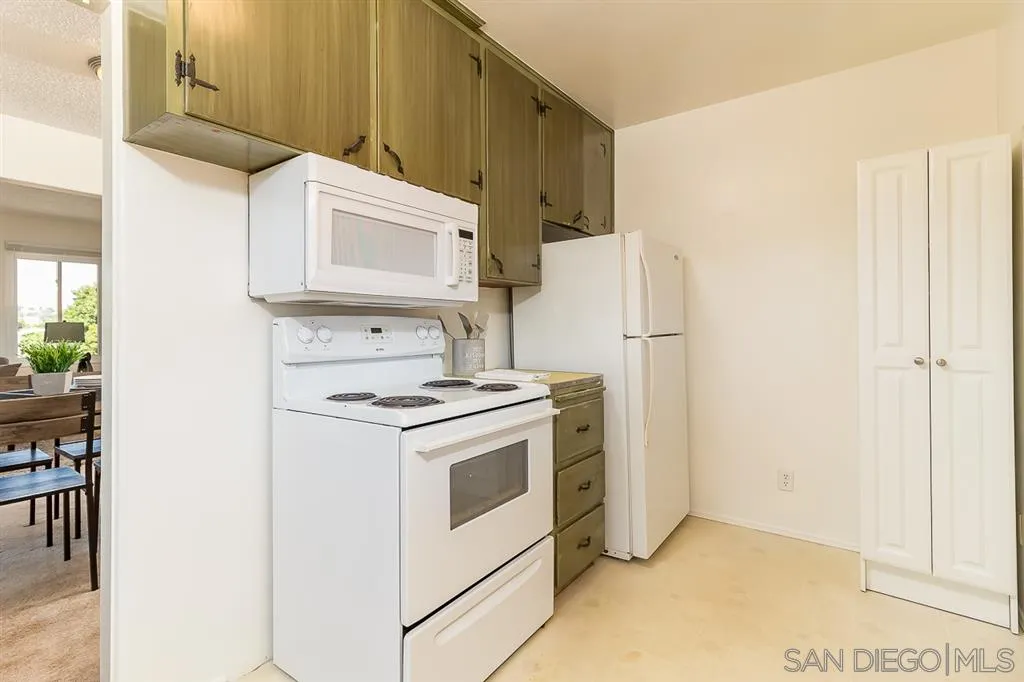 12196 Gay Rio Terrace Lakeside, CA 92040 - Photo 9 of 25 Gallery Image 9