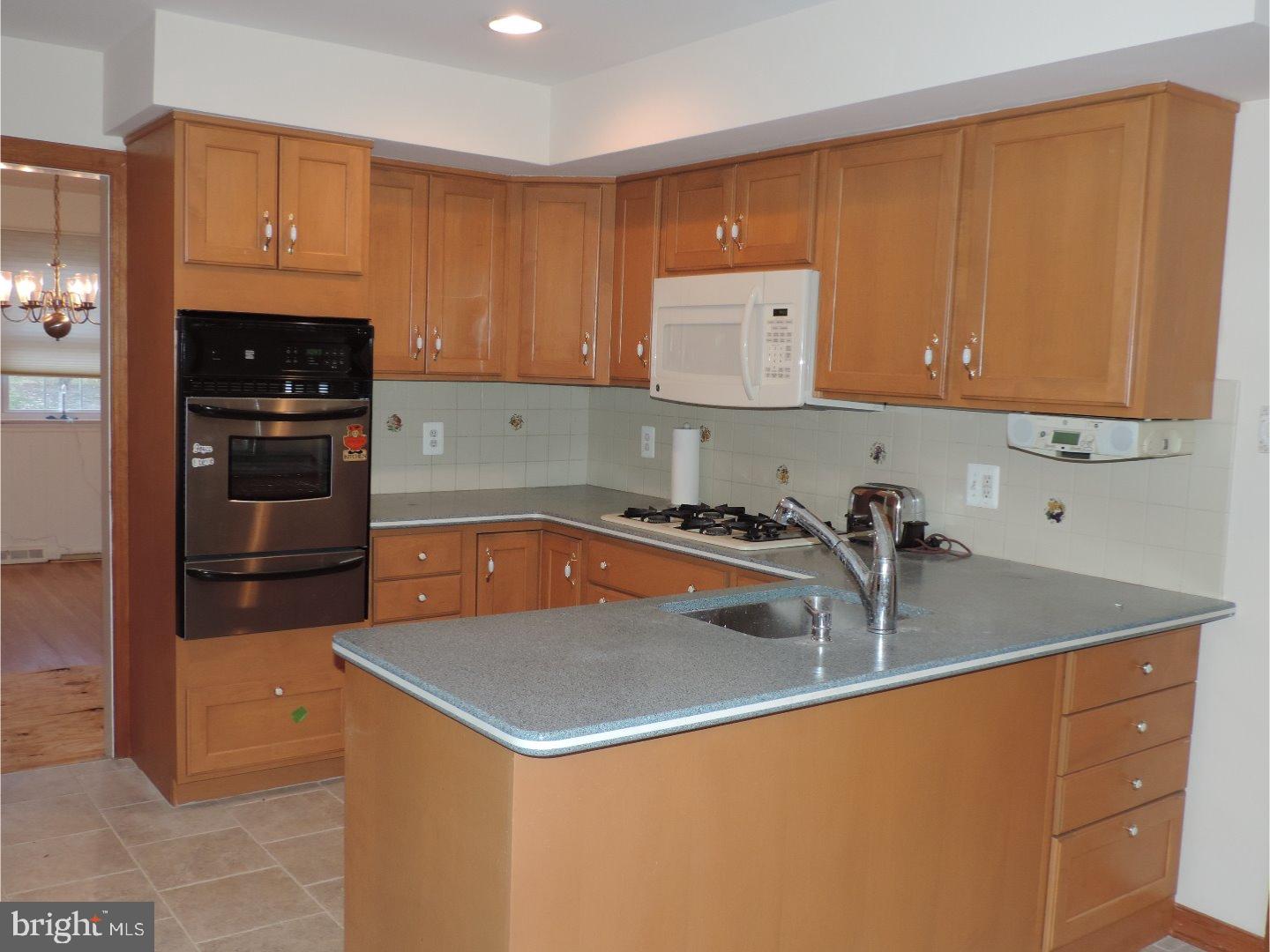 1125 Meadowbrook Road Southampton, PA 18966 - Photo 5 of 15 Gallery Image 5