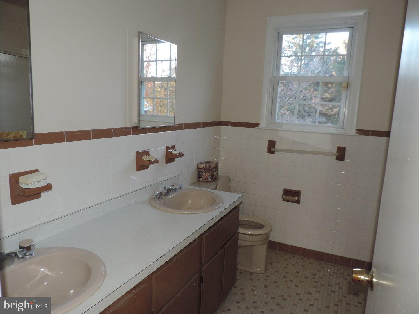 1125 Meadowbrook Road Southampton, PA 18966 - Photo 9 of 15 Gallery Image 9