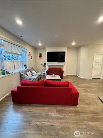 $3,295 | 923 120th Avenue Southeast, Lake Stevens, WA 98258