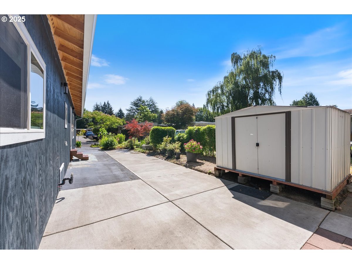 10405 Southwest Denney Road, Unit 90 Beaverton, OR 97008 - Photo 7 of 35