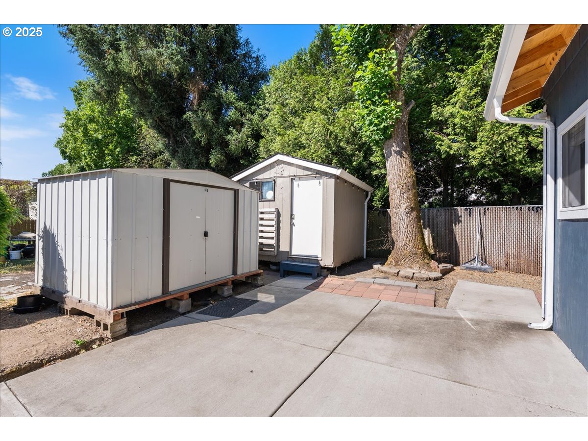 10405 Southwest Denney Road, Unit 90 Beaverton, OR 97008 - Photo 8 of 35