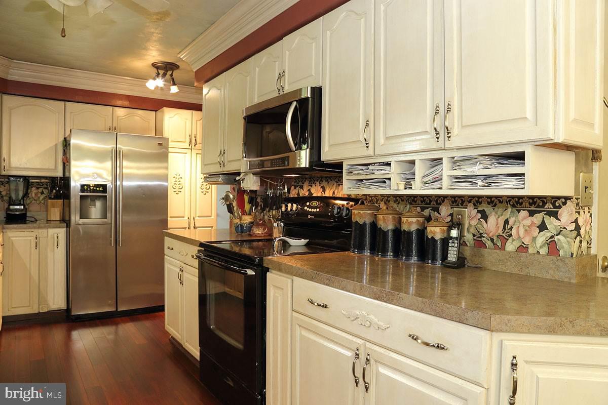 5240 Board Road Mount Wolf, PA 17347 - Photo 12 of 24 Gallery Image 12