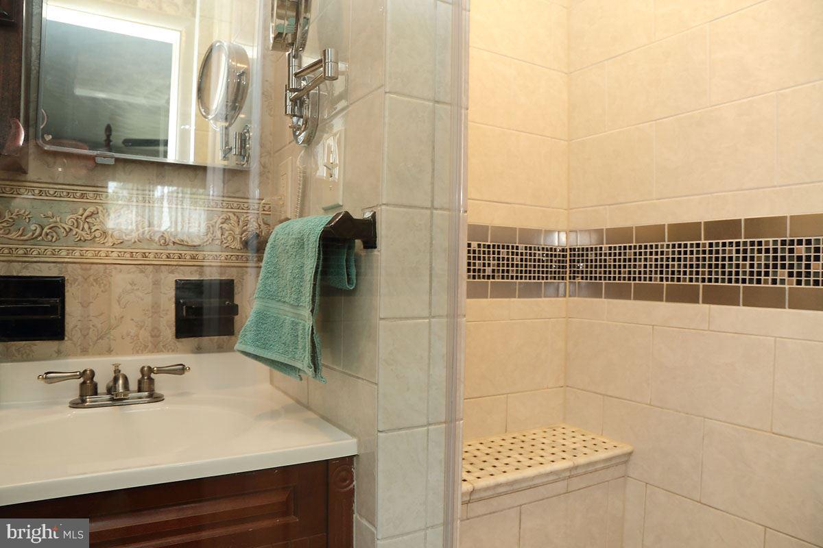 5240 Board Road Mount Wolf, PA 17347 - Photo 17 of 24 Gallery Image 17
