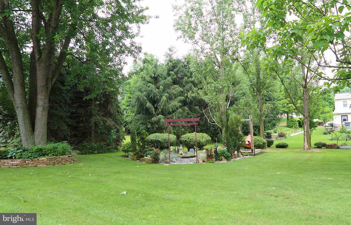 5240 Board Road Mount Wolf, PA 17347 - Photo 4 of 24 Gallery Image 4