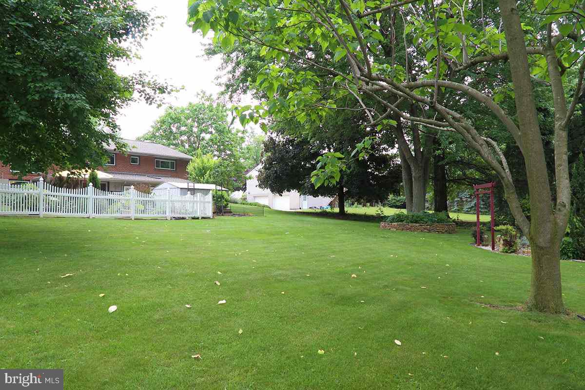 5240 Board Road Mount Wolf, PA 17347 - Photo 8 of 24 Gallery Image 8
