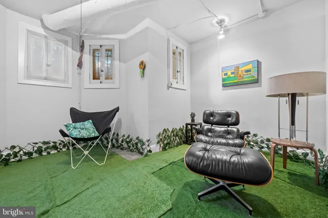 $1,590,000 | 2516 Cliffbourne Place Northwest, Washington, DC 20009