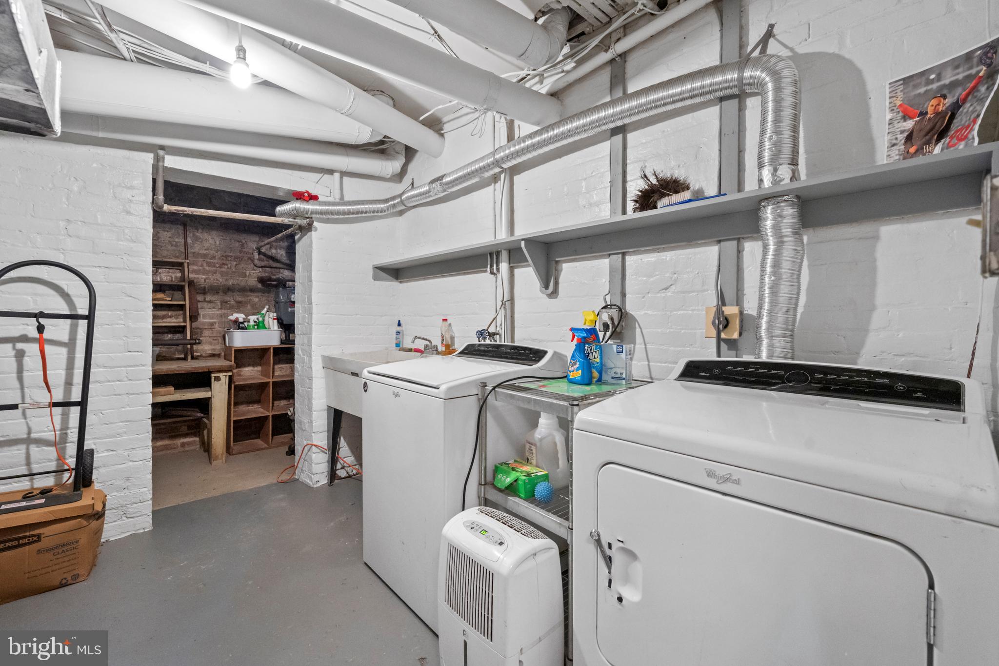 2516 Cliffbourne Place Northwest Washington, DC 20009 - Photo 16 of 34 a utility room with dryer and washer