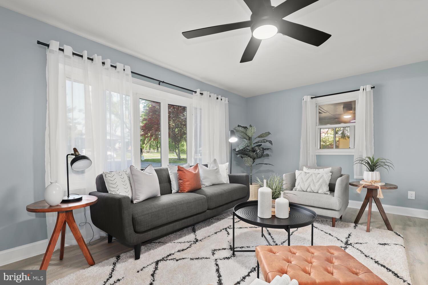 1813 Parkvue Road Fallston, MD 21047 - Photo 5 of 42 Living Room