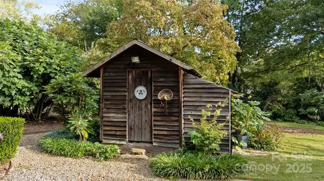 $1,850,000 | 10915 Beatties Ford Road, Huntersville, NC 28078