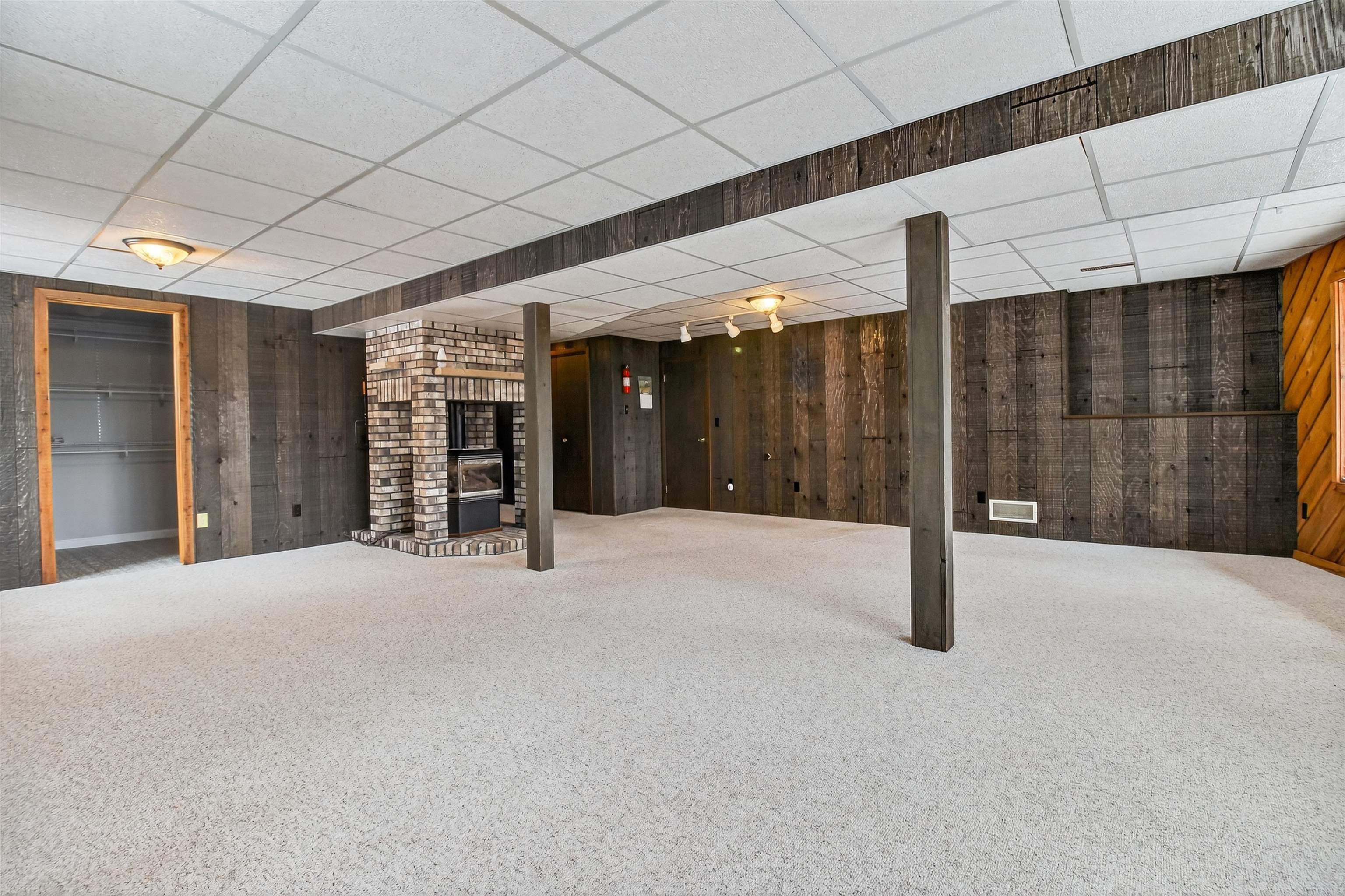 88 East Waterloo Road Waterloo, WI 53594 - Photo 14 of 29