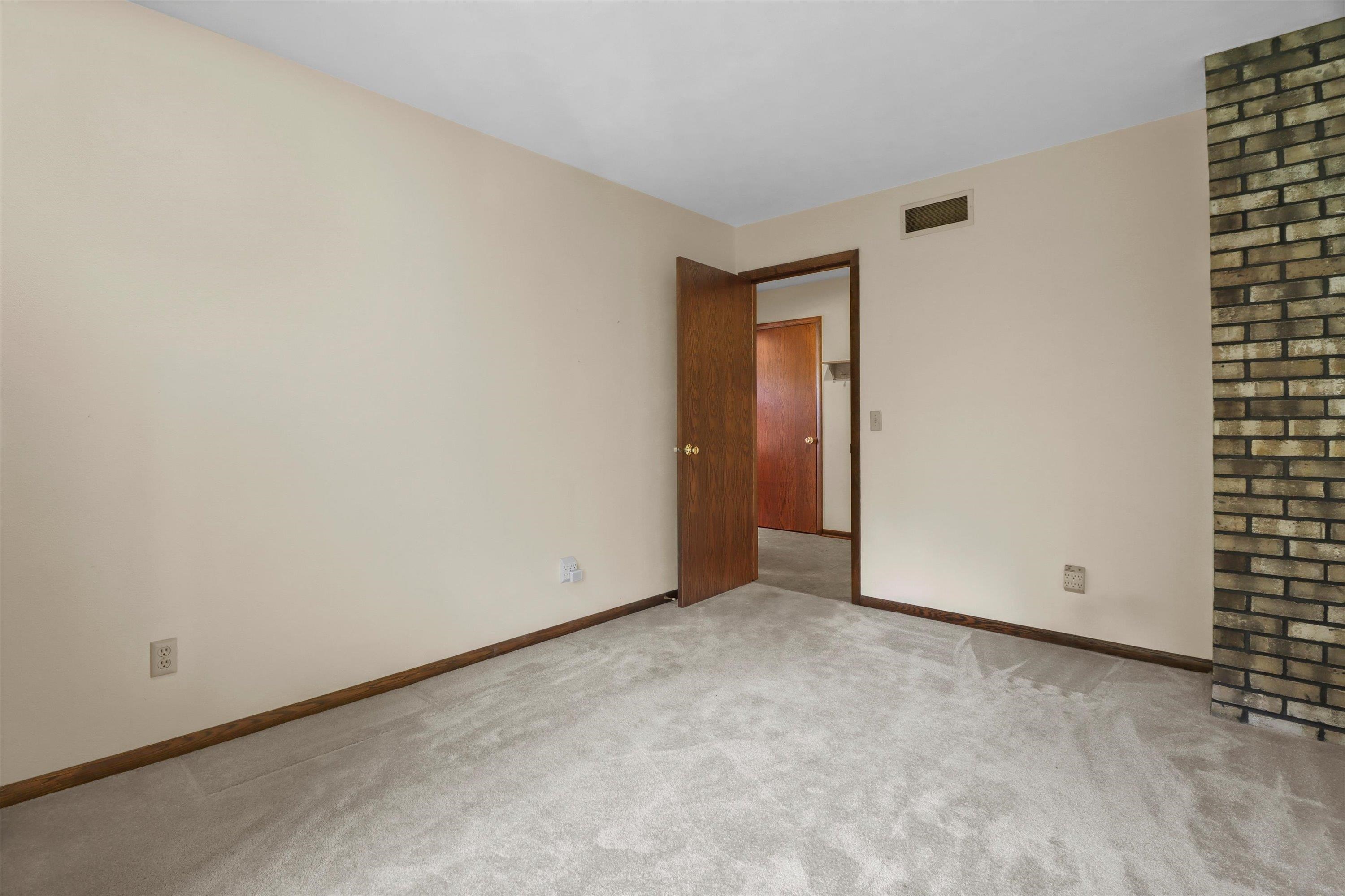 88 East Waterloo Road Waterloo, WI 53594 - Photo 19 of 29