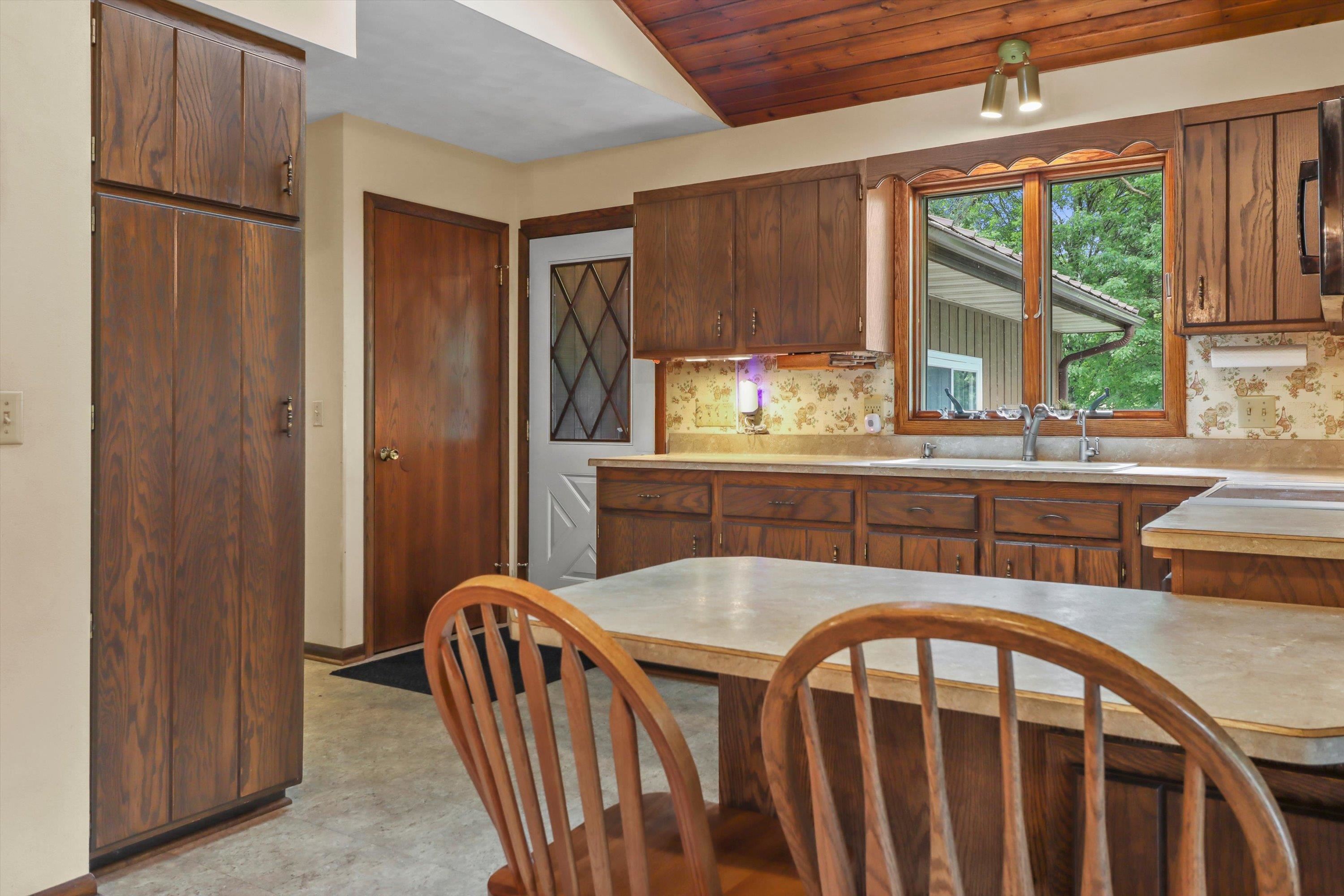 88 East Waterloo Road Waterloo, WI 53594 - Photo 8 of 29