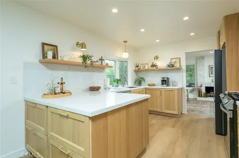 $1,425,000 | 720 Starlight Heights Drive, La Canada Flintridge, CA 91011