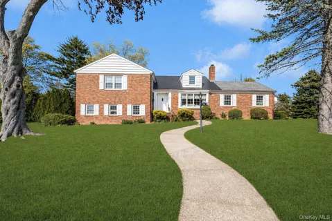 $2,850,000 | 185 Whistler Road, Manhasset, NY 11030