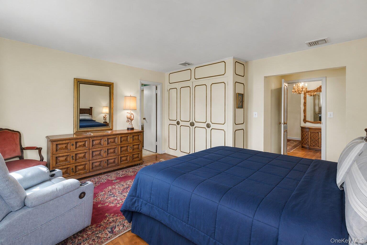 185 Whistler Road Manhasset, NY 11030 - Photo 13 of 25