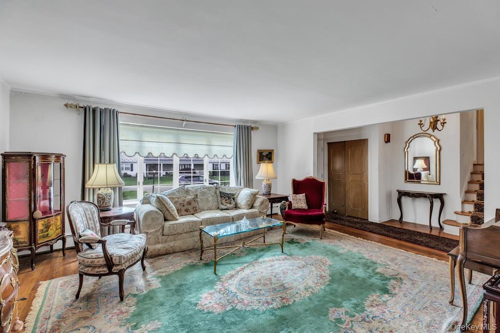 185 Whistler Road Manhasset, NY 11030 - Photo 5 of 25