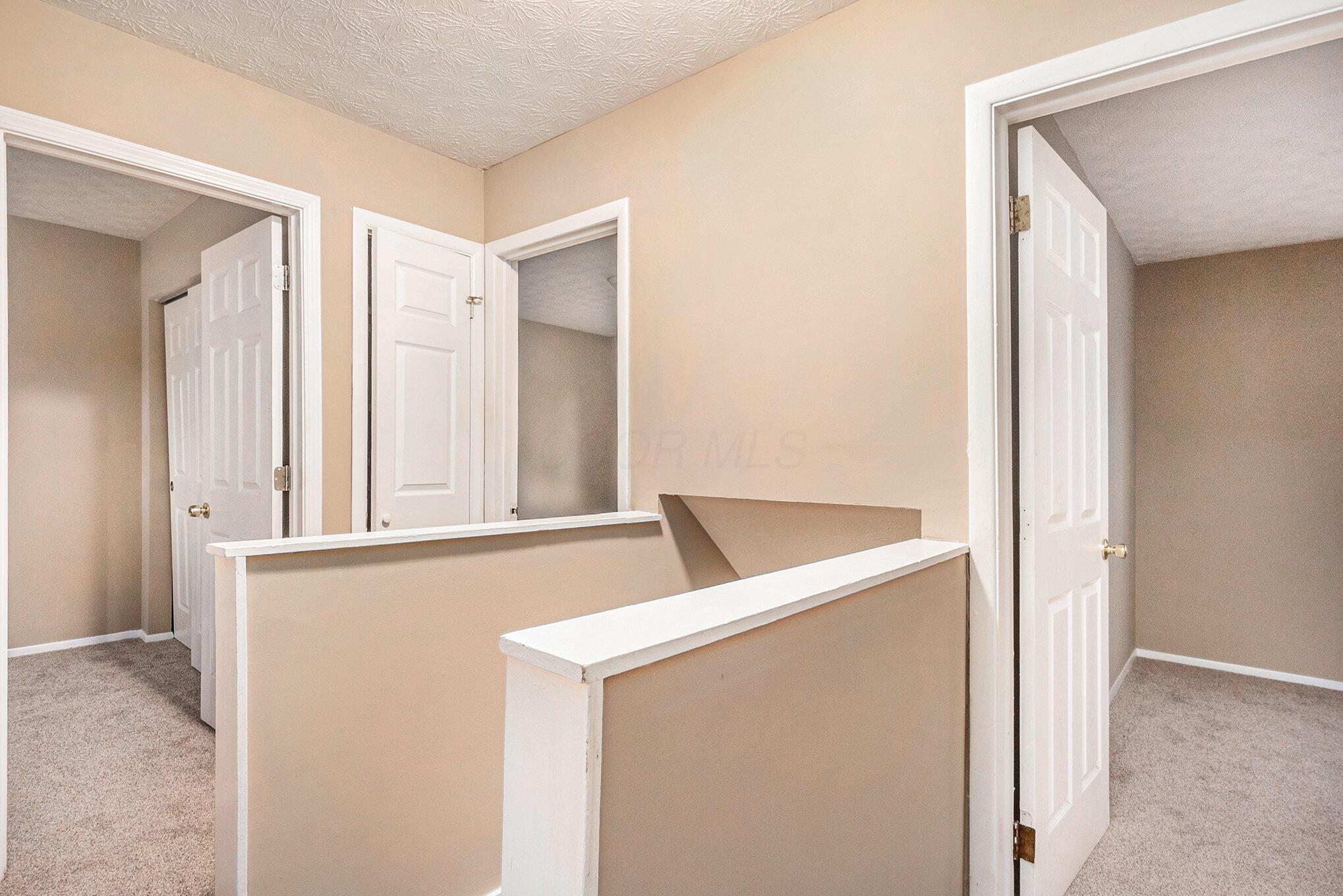 3275 Faycrest Road Columbus, OH 43232 - Photo 7 of 17 007_file_737
