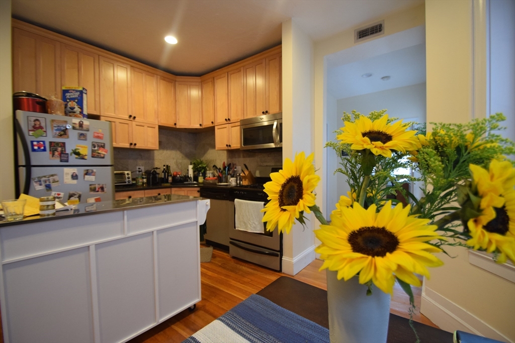 191 Winthrop Road, Unit 3 Brookline, MA 02445 - Photo 6 of 13