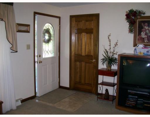 132 Moran Road Butler, PA 16002 - Photo 6 of 18 Living Room.