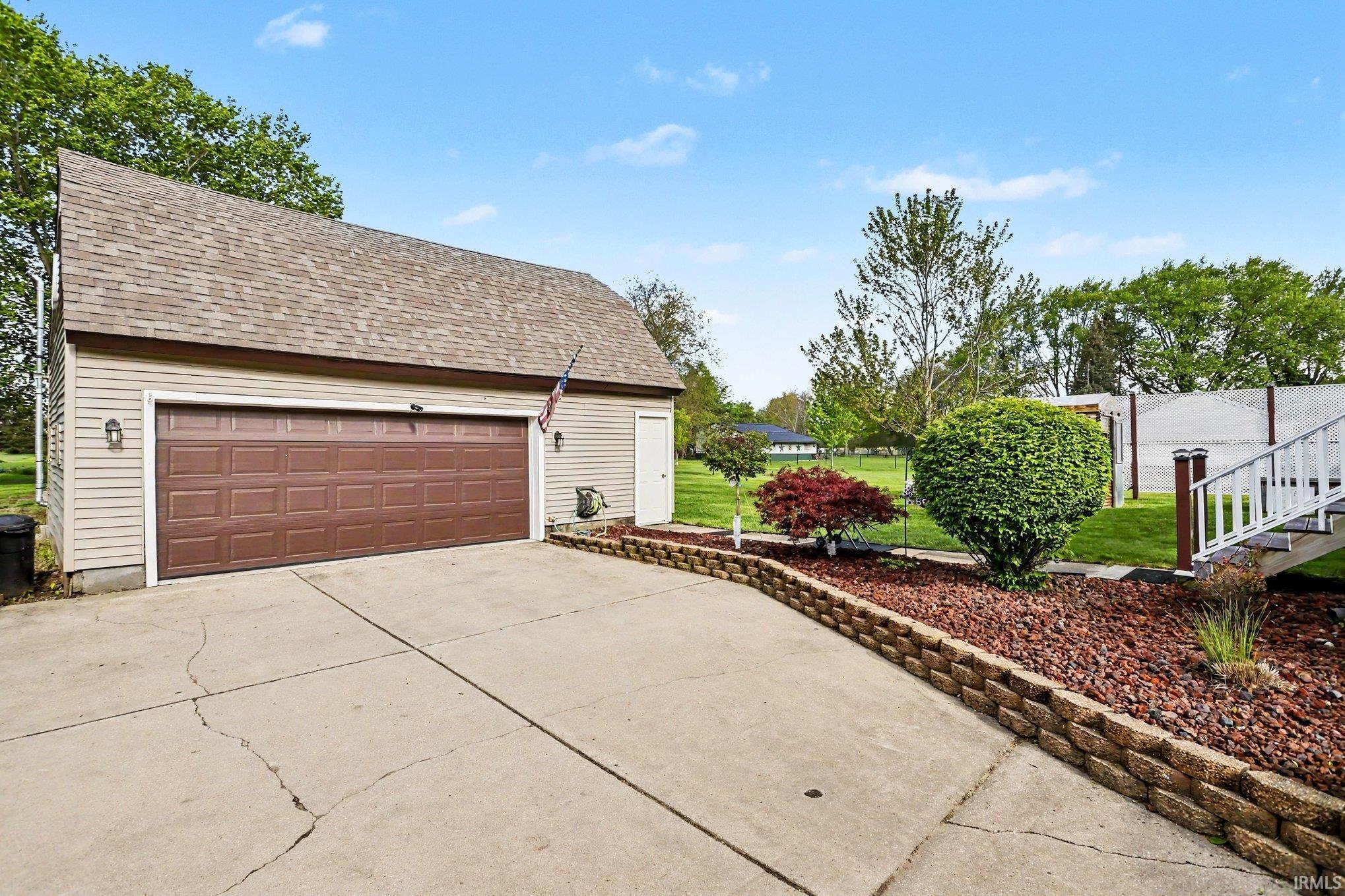 51837 Mayflower Road South Bend, IN 46628 - Photo 10 of 36