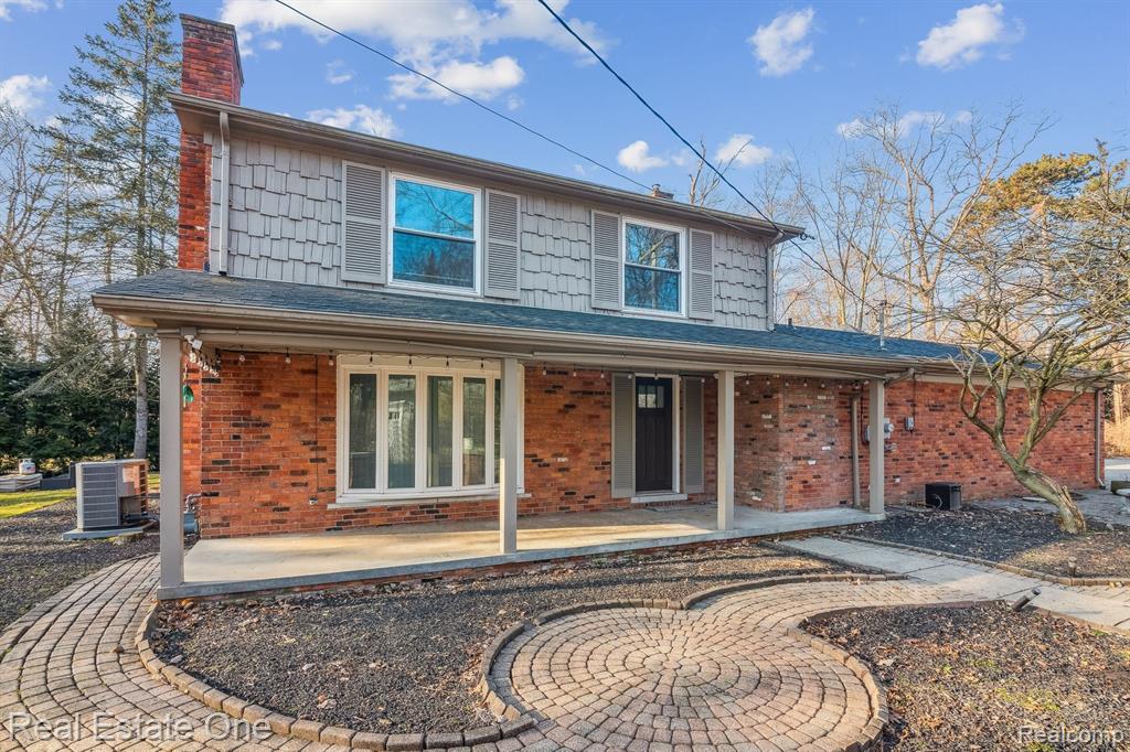 1034 Lake Shore Road Grosse Pointe Shores, MI 48236 - Photo 1 of 43