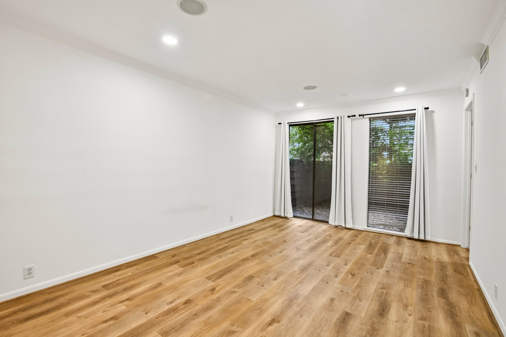 2829 Timmons Lane, Unit 211 Houston, TX 77027 - Photo 20 of 32