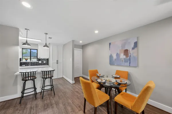 $270,000 | 12100 Melville Drive, Unit 606, Montgomery, TX 77356