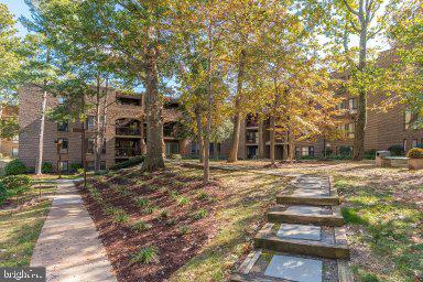 11232 Chestnut Grove Square, Unit 20 Reston, VA 20190 - Photo 32 of 40