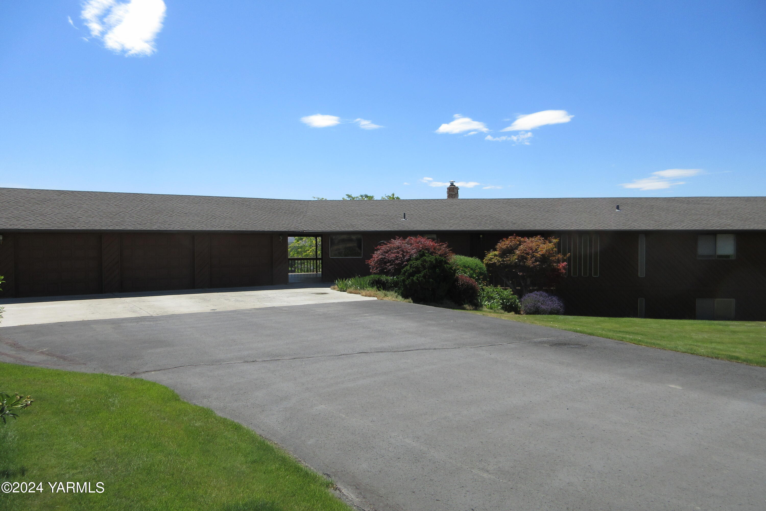 13510 Fisk Road Yakima, WA 98908 - Photo 1 of 61 IMG_0900